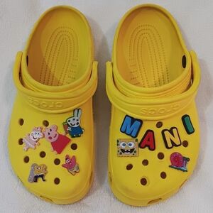 Size J6 Crocs Classic Clog Yellow youth w/ SpongeBob & Peppa Pig Jibbitz Charms